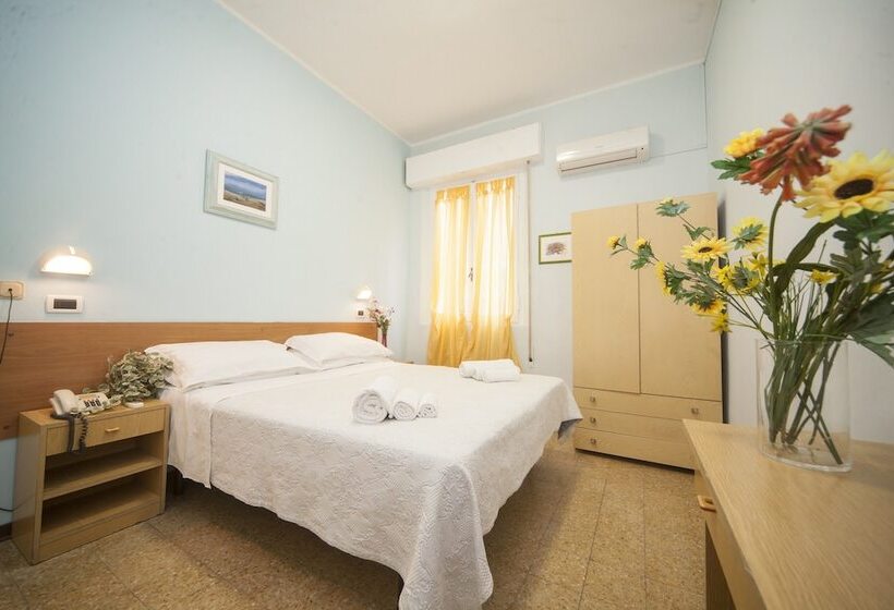 스탠다드 룸, Eliseo