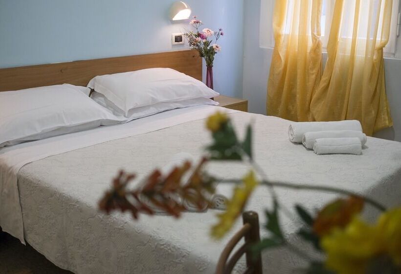 스탠다드 룸, Eliseo