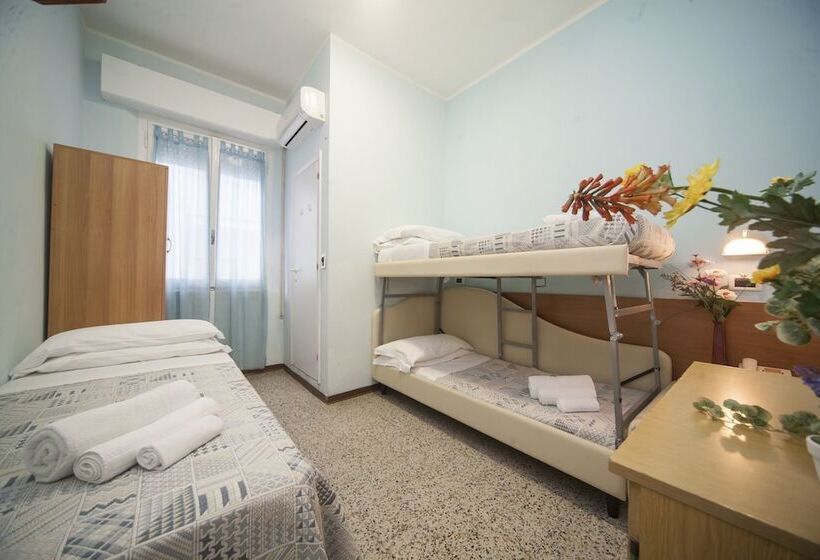 스탠다드 트리플 룸, Eliseo