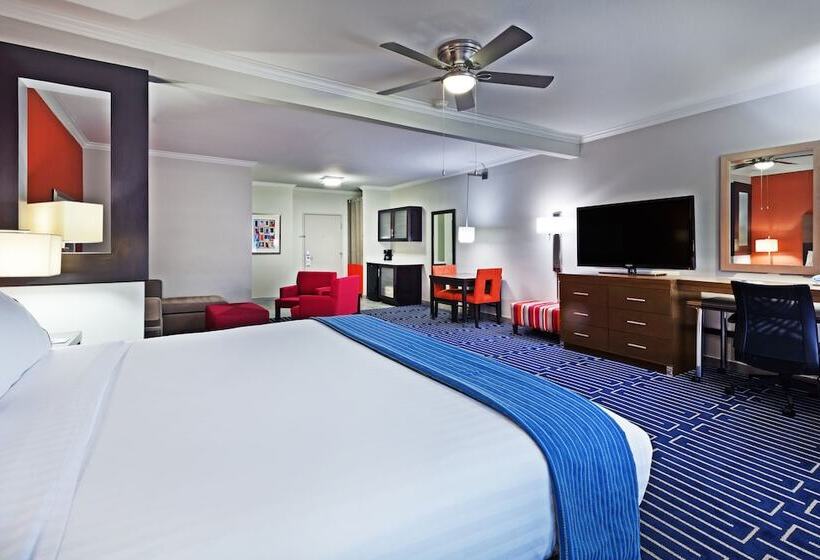 סוויטה מותאמת לאדם עם מוגבלויות, Holiday Inn Express & Suites Houston East, An Ihg