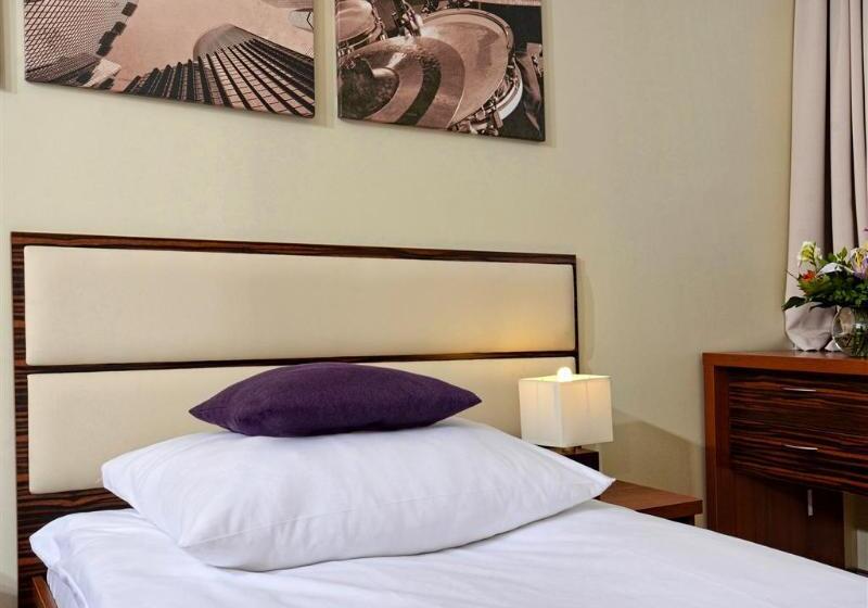 חדר סטנדרט מותאם לאדם עם מוגבלויות, Holiday Inn Express & Suites Houston East, An Ihg