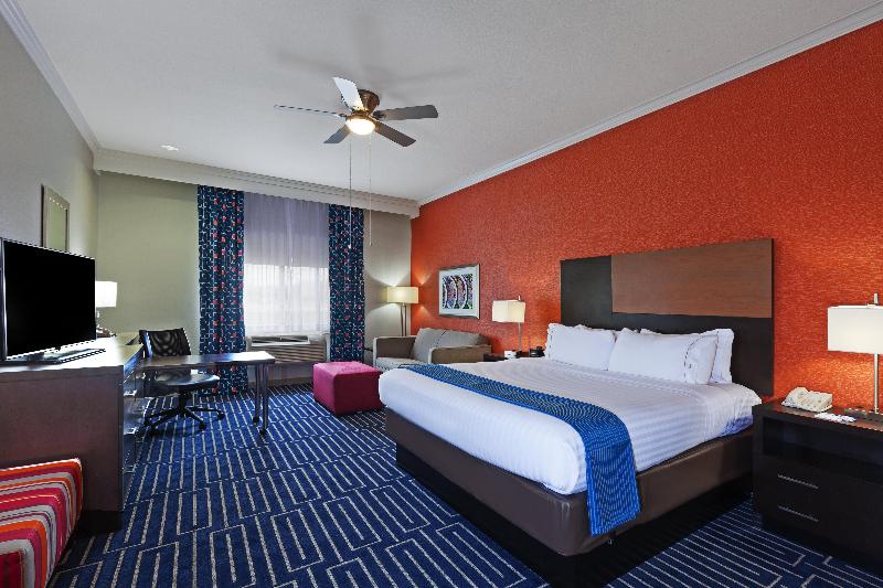 חדר סטנדרט, Holiday Inn Express & Suites Houston East, An Ihg