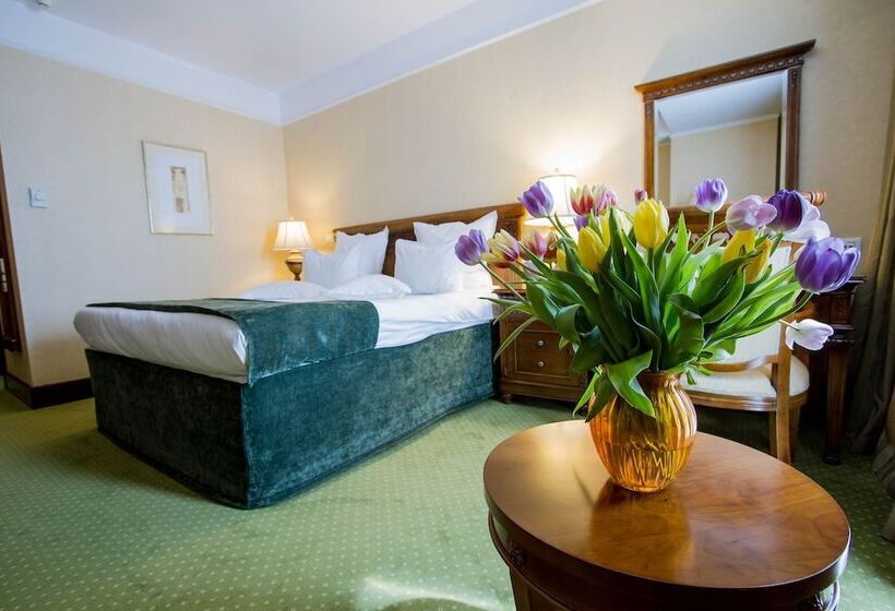 スタンダードルーム, Hp Tower One Brasov