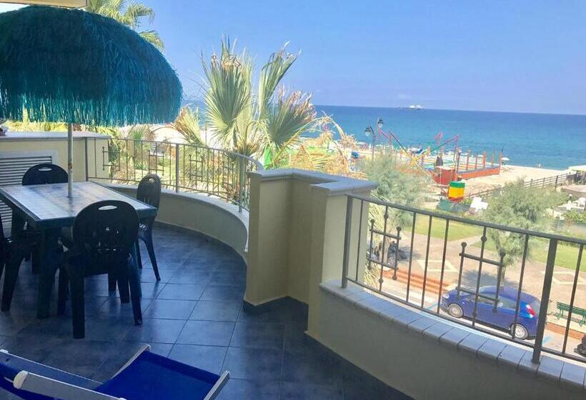 디럭스 트리플 룸, La Baia Di Ulisse