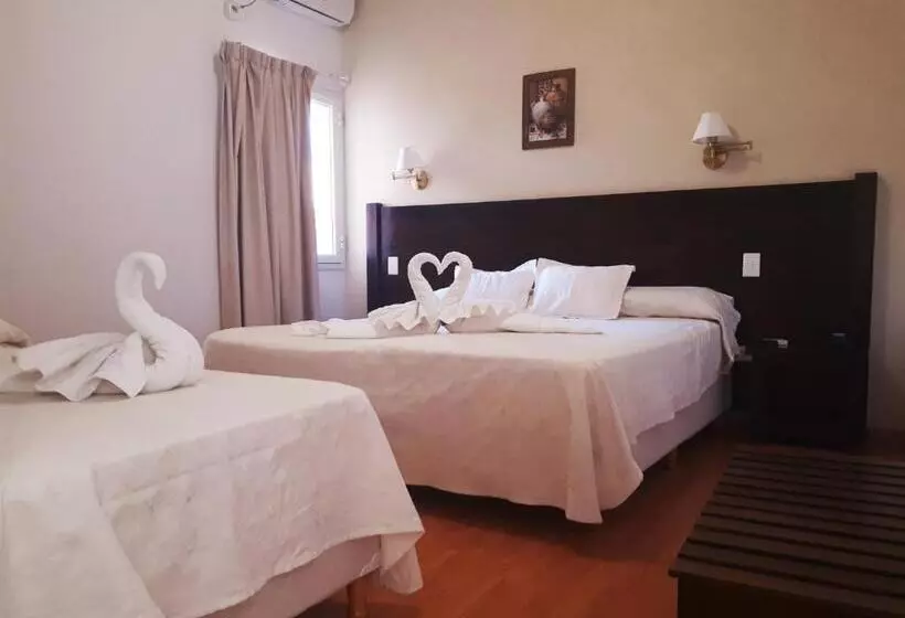اتاق استاندارد سه نفره, Las Maras