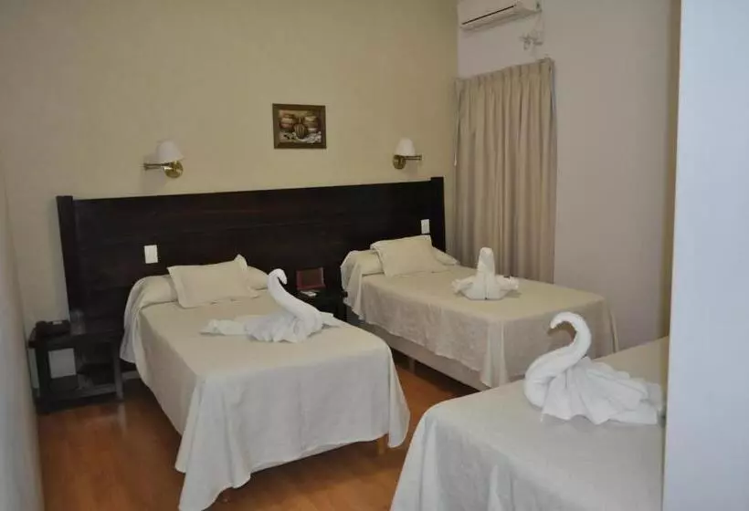اتاق استاندارد سه نفره, Las Maras