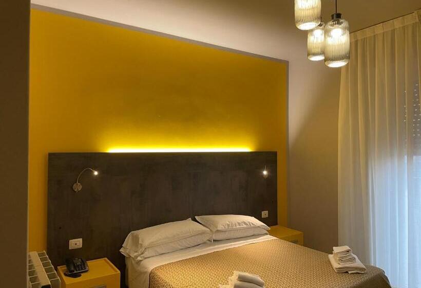 ガーデンビュースタンダードルーム, Lukas