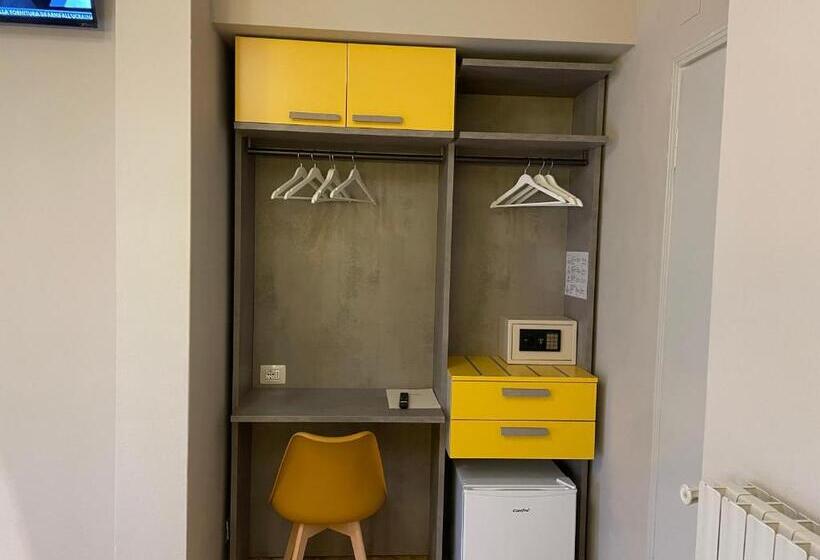 ガーデンビュースタンダードルーム, Lukas