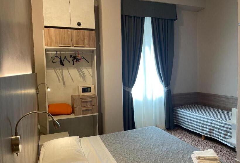 オーシャンビュースタンダードルーム, Lukas