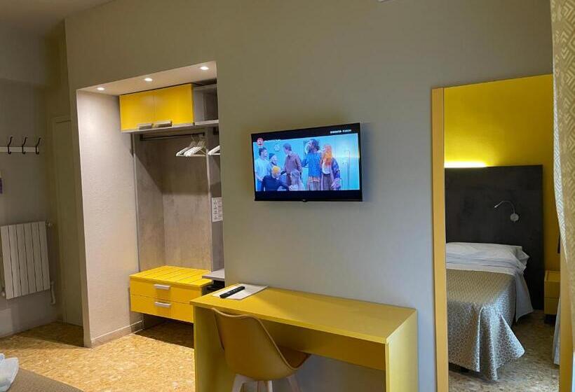 庭の見えるスタンダードトリプルルーム, Lukas