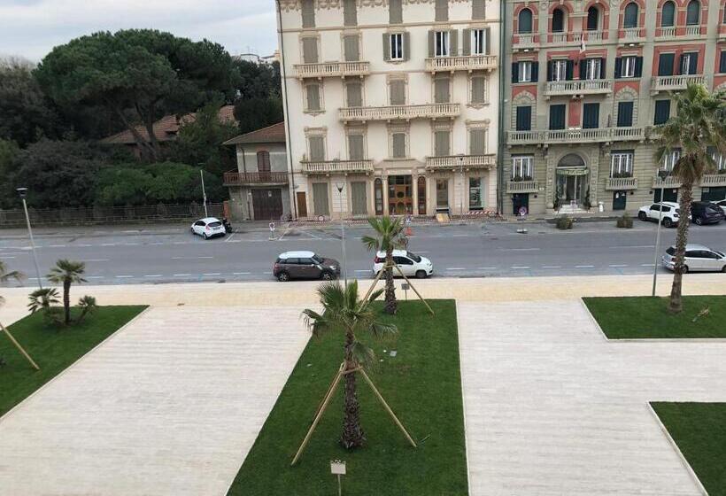 オーシャンビューのスーペリアトリプルルーム, Lukas