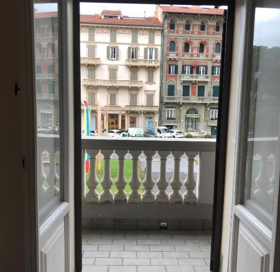 バルコニー付きスタンダードトリプルルーム, Lukas