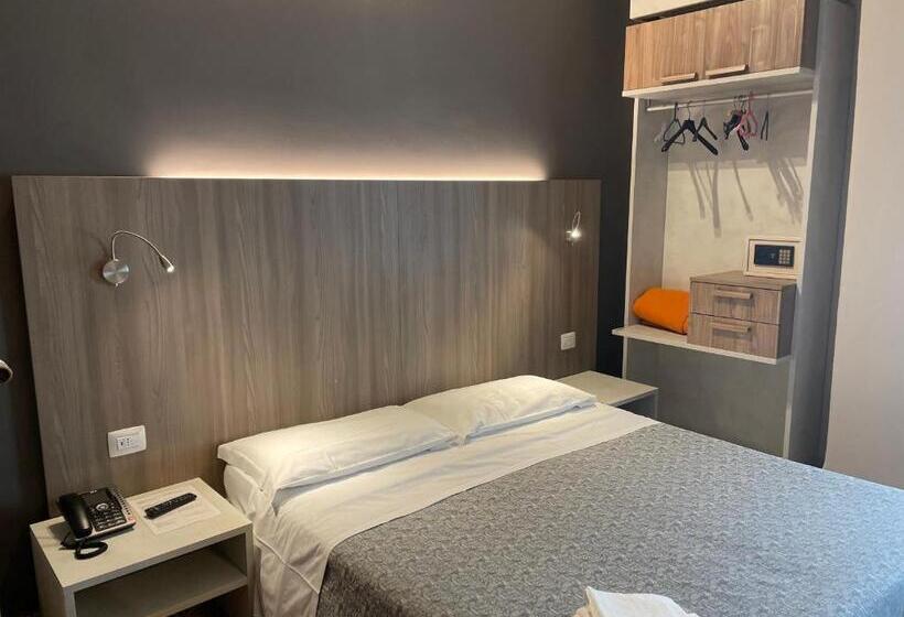 バルコニー付きスタンダードルーム, Lukas