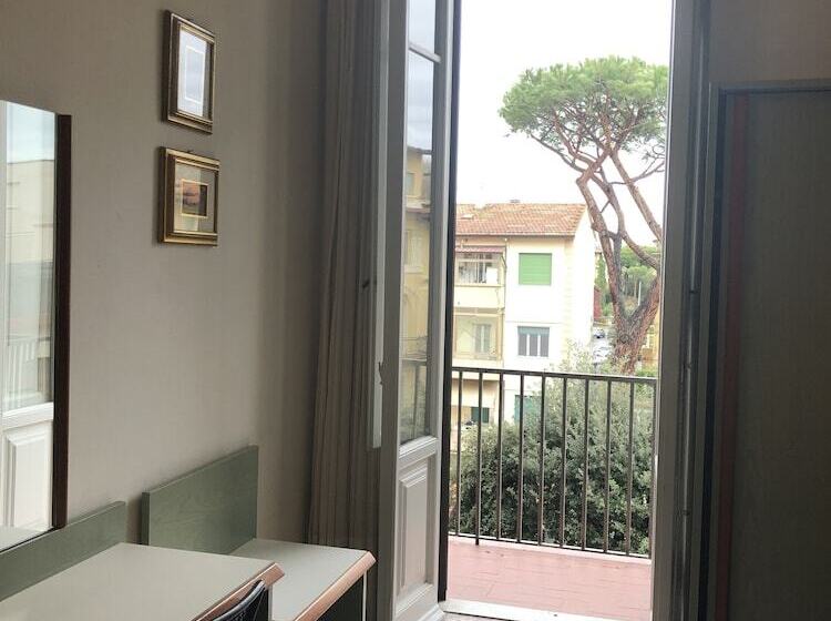 ガーデンビュースタンダードルーム, Lukas