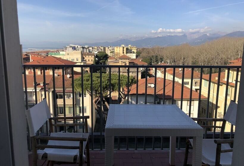 ペントハウスルーム, Lukas