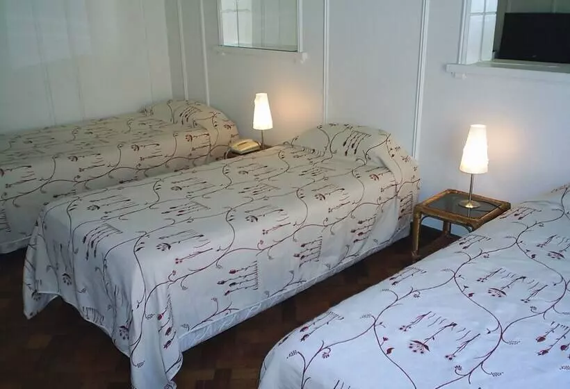 اتاق استاندارد سه نفره, Quito