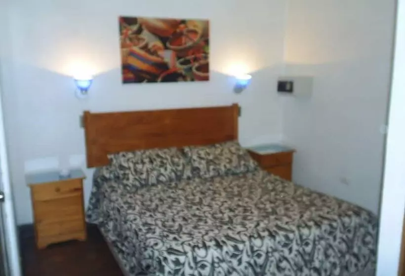 اتاق استاندارد چهار تخته, Quito