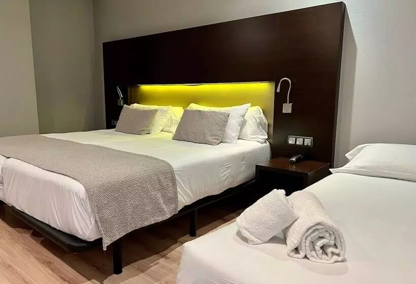اتاق استاندارد سه نفره, Turia Granada