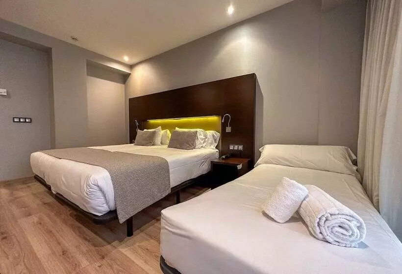 اتاق استاندارد سه نفره, Turia Granada