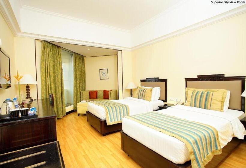 Номер Superior Вид на Город, Vivanta Ernakulam, Marine Drive