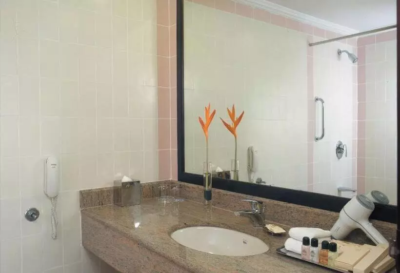 Superior Zimmer Queensize Bett, Vivanta Ernakulam, Marine Drive
