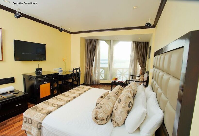 Номер Executive Вид на Море, Vivanta Ernakulam, Marine Drive