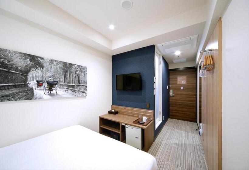 스탠다드 룸 퀸사이즈 침대, Travelodge Kyoto Shijokawaramachi