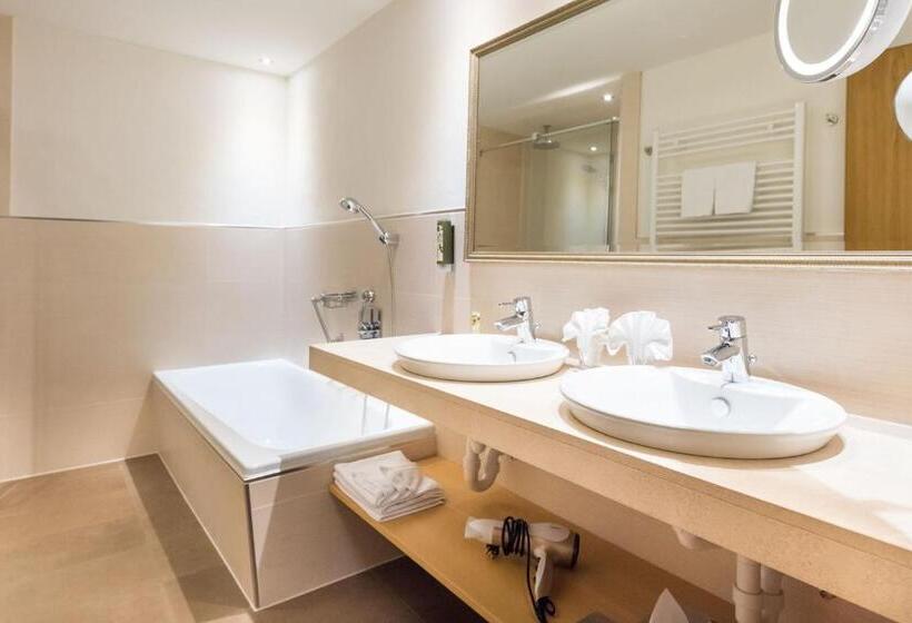 バルコニー付スイート, Walserberg