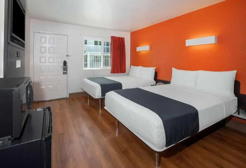 デラックスの４人部屋, Motel 6carpinteria, Ca  Santa Barbara  South