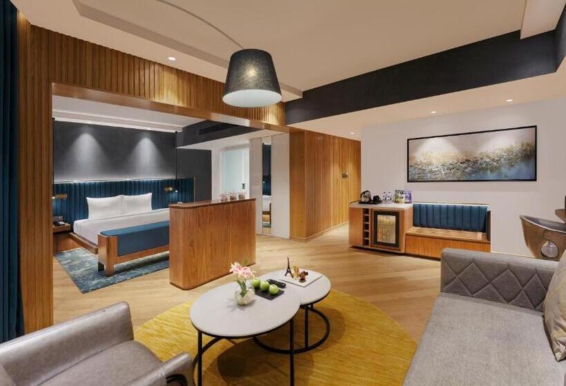 Люкс Executive Кровать Кинг, Novotel Mumbai Juhu Beach