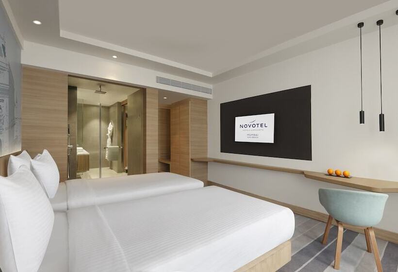 اتاق سوپریور با چشم‌انداز شهر, Novotel Mumbai Juhu Beach