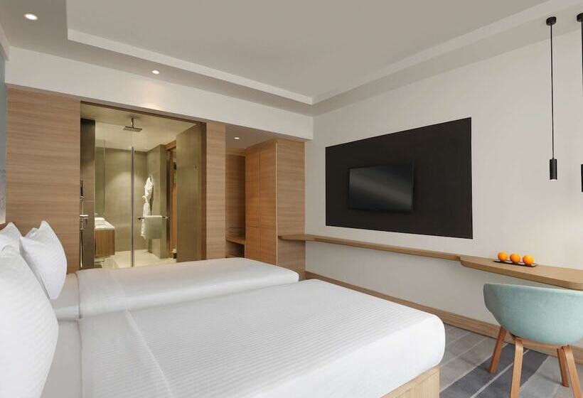 Номер Superior Вид на Море, Novotel Mumbai Juhu Beach