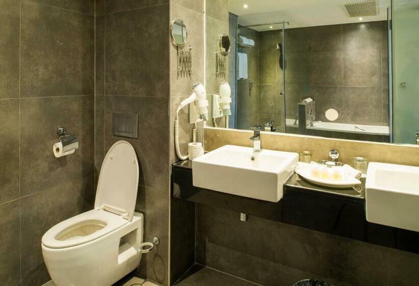 اتاق استاندارد, Rainbow Towers Hotel And Conference Centre