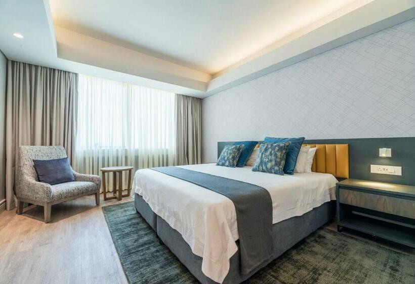 اتاق استاندارد, Rainbow Towers Hotel And Conference Centre