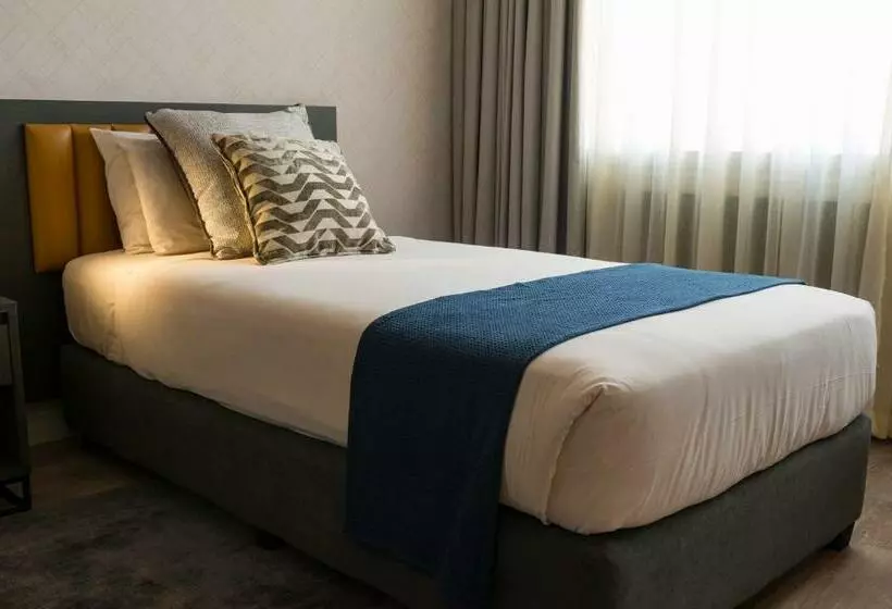 اتاق استاندارد, Rainbow Towers Hotel And Conference Centre