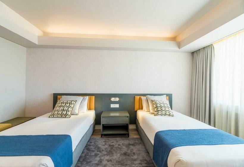 اتاق استاندارد, Rainbow Towers Hotel And Conference Centre