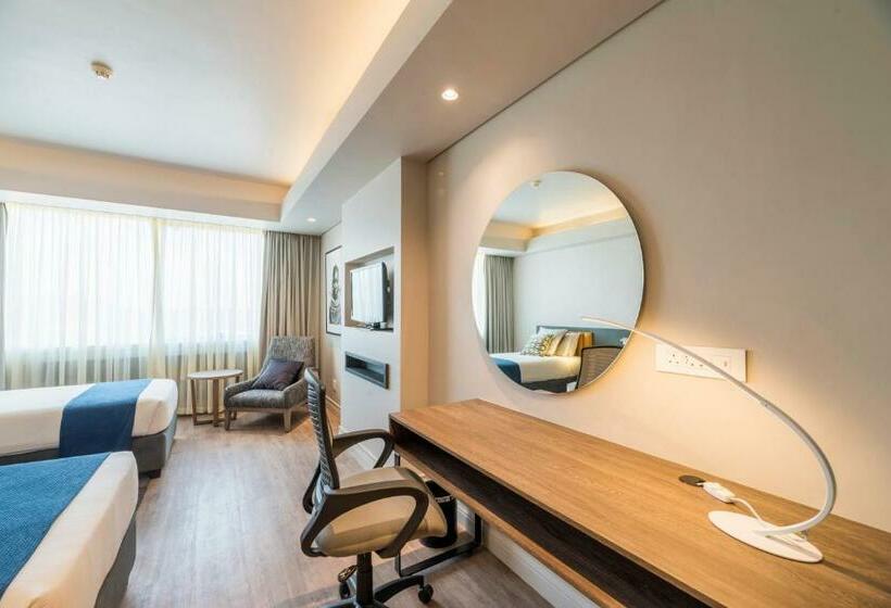 اتاق استاندارد, Rainbow Towers Hotel And Conference Centre