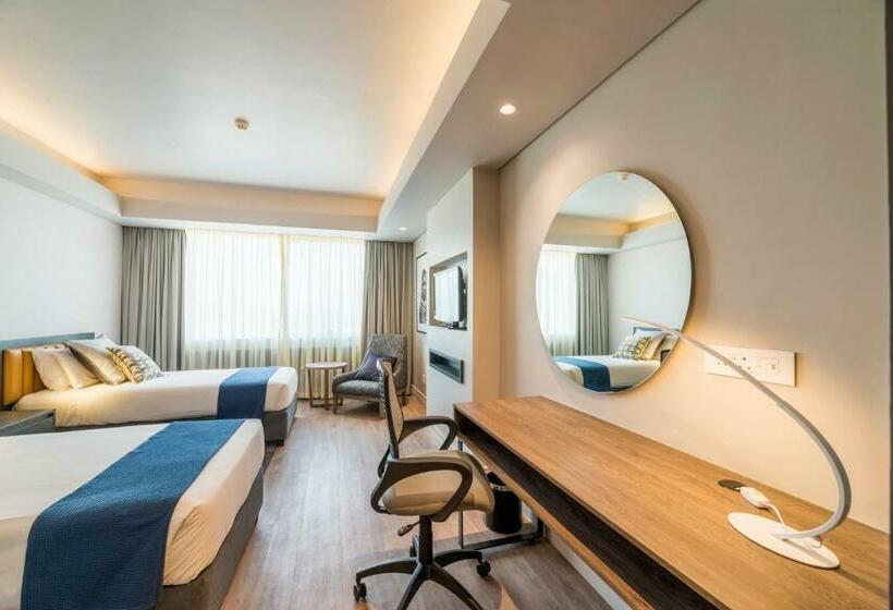 اتاق استاندارد, Rainbow Towers Hotel And Conference Centre