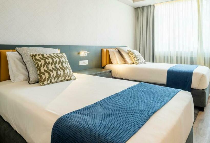 اتاق استاندارد, Rainbow Towers Hotel And Conference Centre