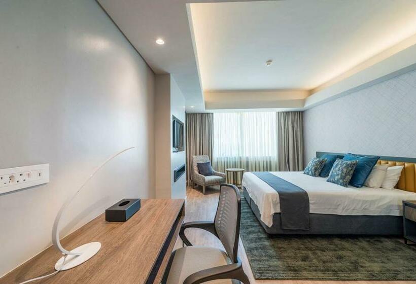 اتاق لوکس, Rainbow Towers Hotel And Conference Centre