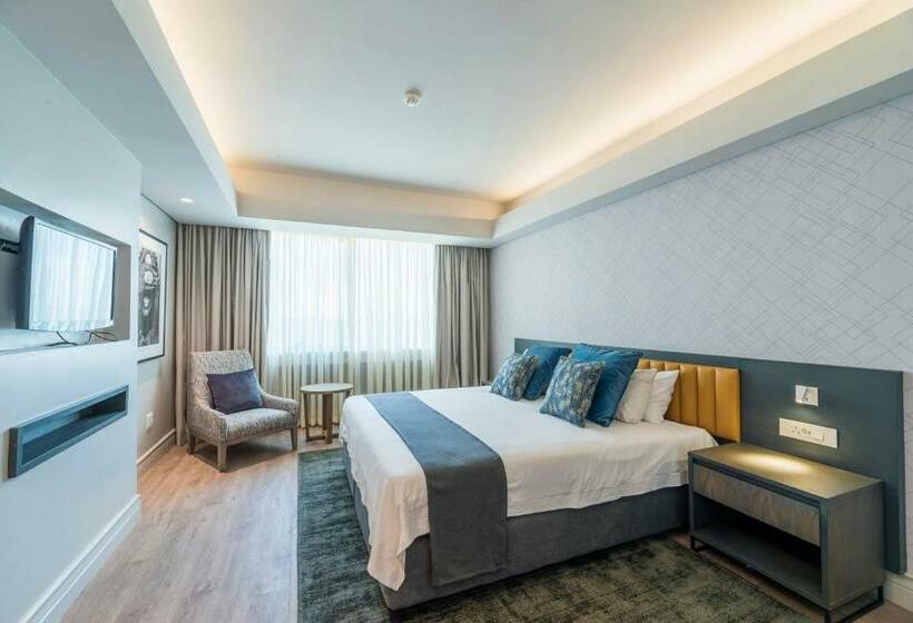 اتاق لوکس, Rainbow Towers Hotel And Conference Centre