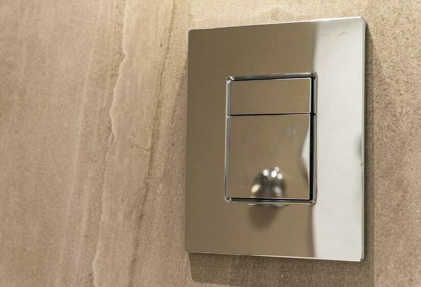 اتاق لوکس, Rainbow Towers Hotel And Conference Centre