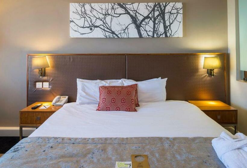 اتاق لوکس, Rainbow Towers Hotel And Conference Centre