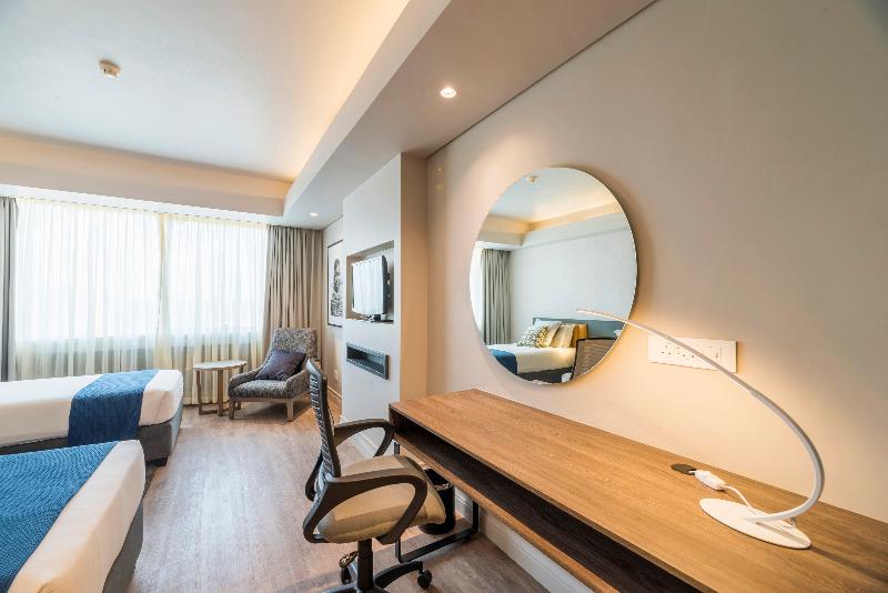 اتاق استاندارد, Rainbow Towers Hotel And Conference Centre