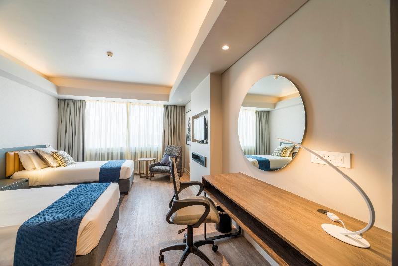 اتاق استاندارد, Rainbow Towers Hotel And Conference Centre