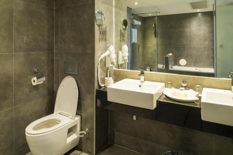 اتاق لوکس, Rainbow Towers Hotel And Conference Centre