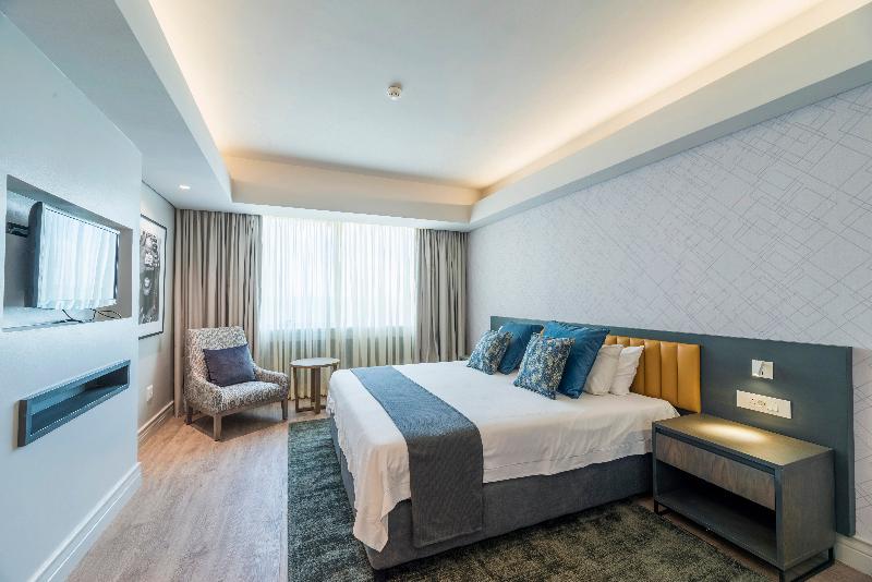 اتاق لوکس, Rainbow Towers Hotel And Conference Centre