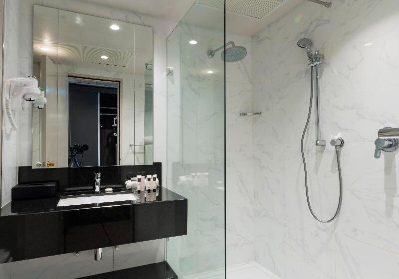 اتاق لوکس, Rainbow Towers Hotel And Conference Centre