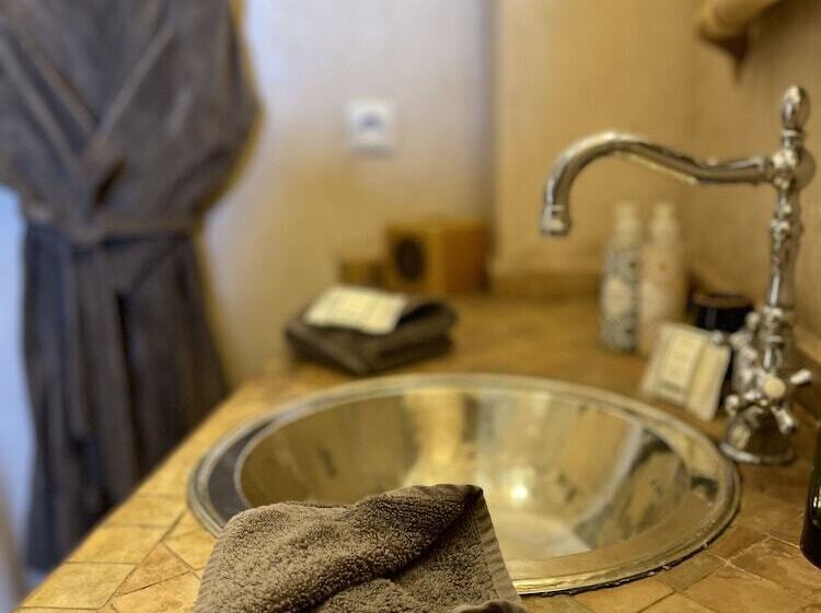 اتاق سوپریور, Riad Dar Massai