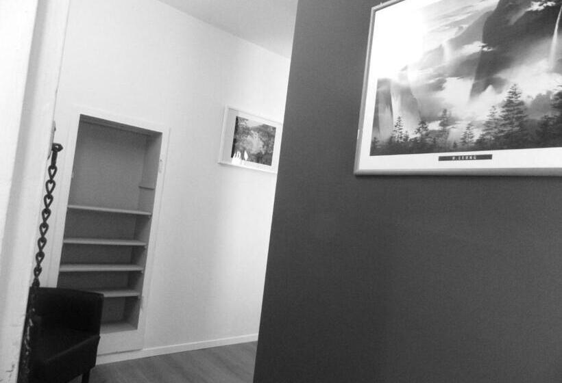 Apartamento 1 Dormitório com Sacada, Vecchia Riva